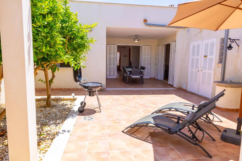 Patio nebo venkovní prostory v ubytování Casa Embat, a pocos metros de la playa