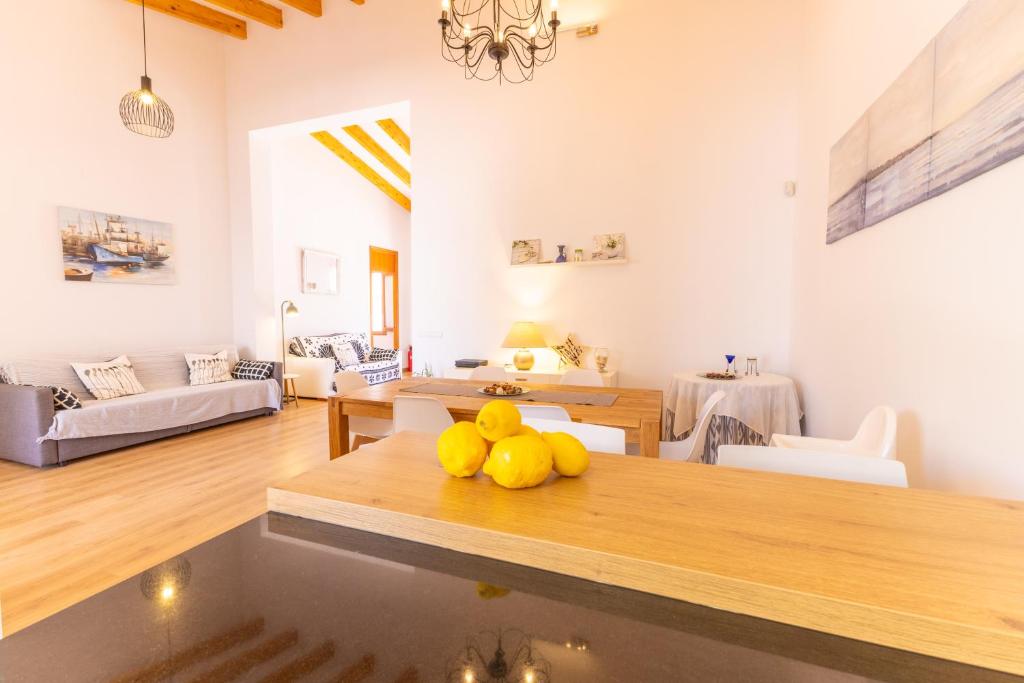 Posezení v ubytování Casa Embat, a pocos metros de la playa