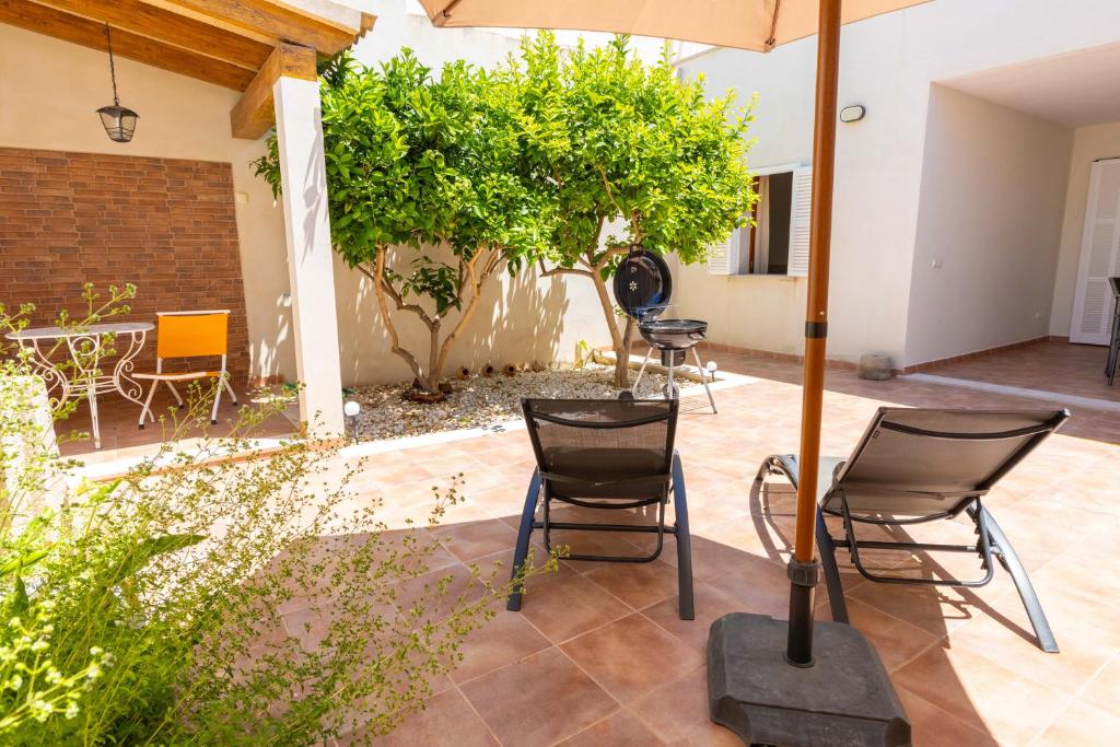 Patio nebo venkovní prostory v ubytování Casa Embat, a pocos metros de la playa