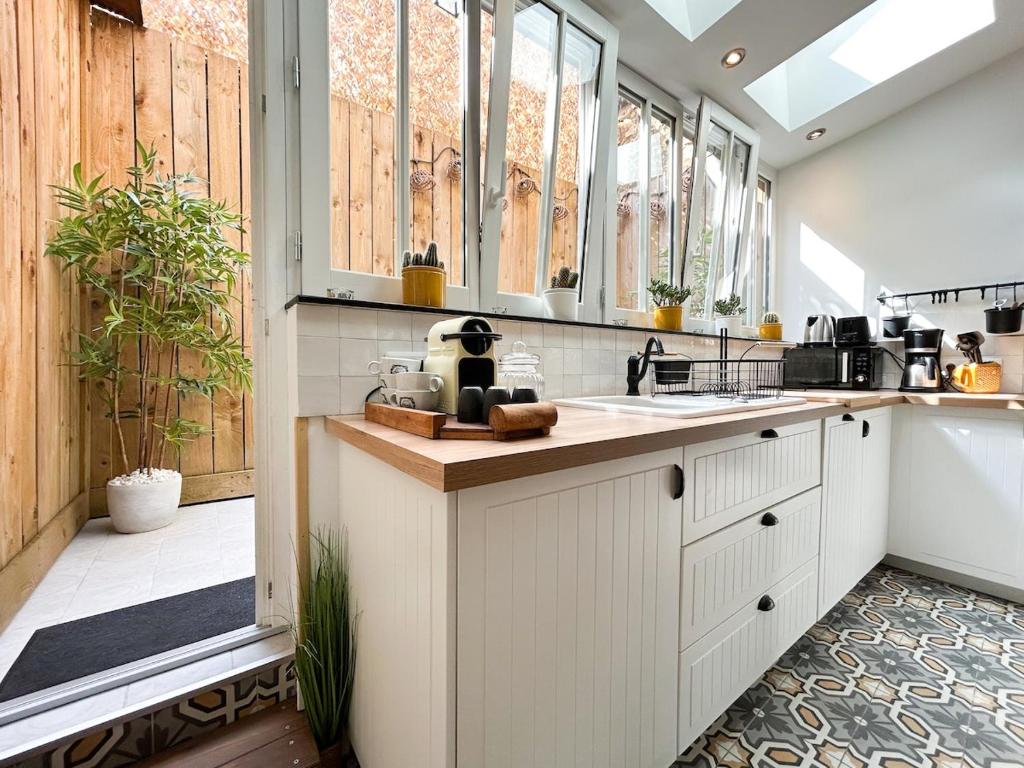 Photo de la galerie de l'établissement Un cocon de style rénové et climatisé proche gare, à Bordeaux