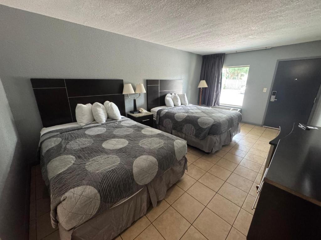 Budget Inn Sanford International Airport photo