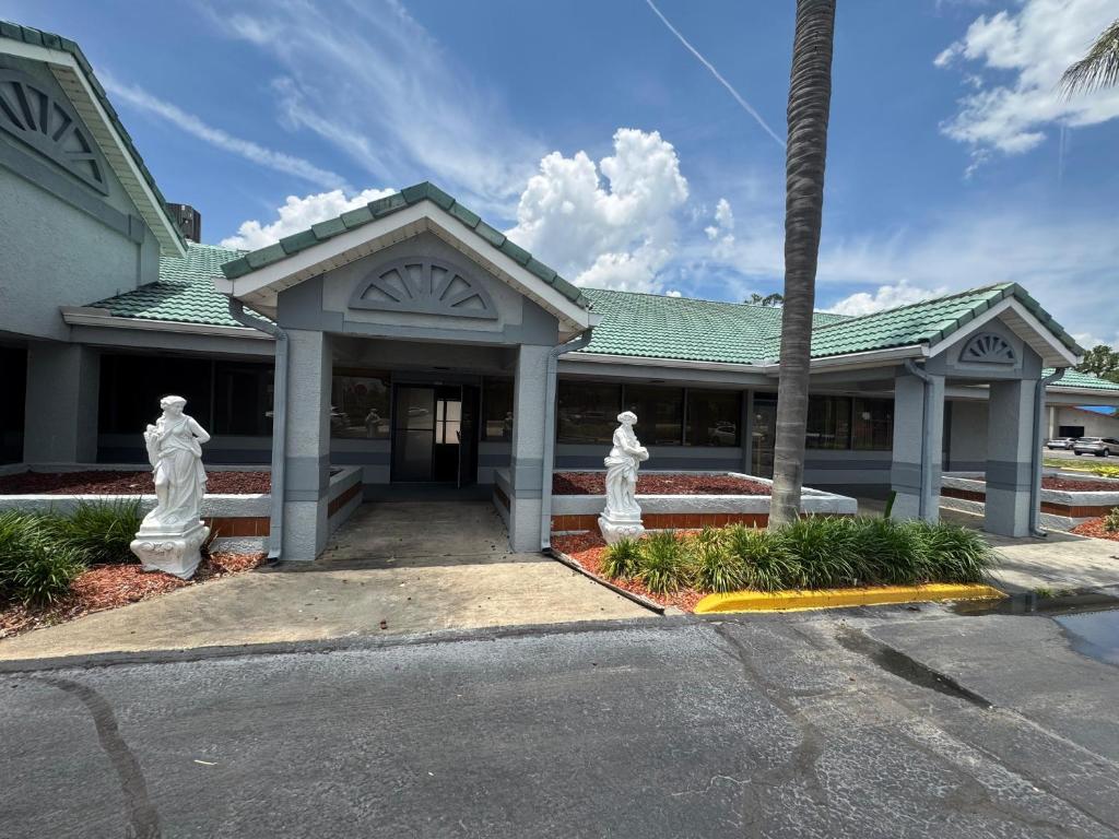 Budget Inn Sanford International Airport photo