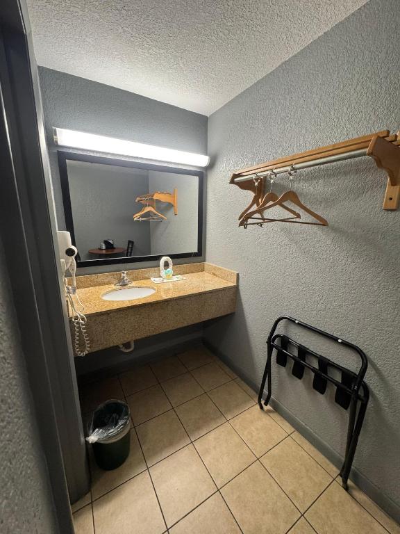Budget Inn Sanford International Airport photo