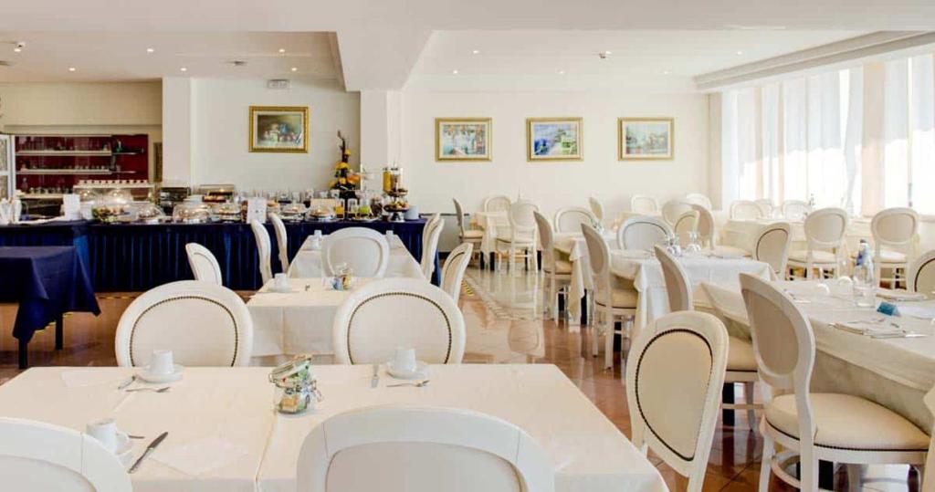 Restaurace v ubytování Hotel Capitol