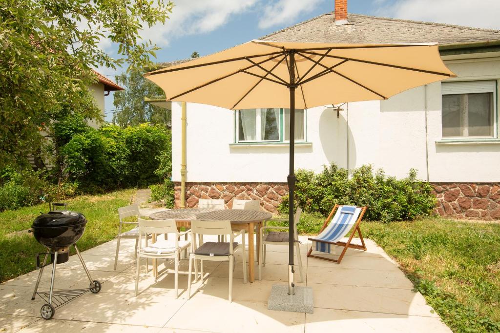 En have udenfor Orgona Vendégház