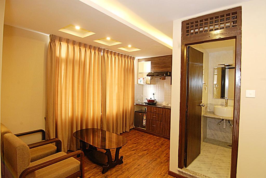 Kuchyň nebo kuchyňský kout v ubytování Kathmandu Grand Hotel