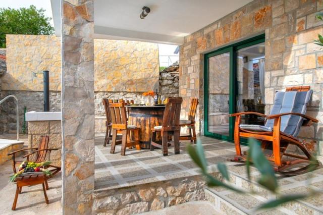 Posezení v ubytování Villa Oaza Primošten With Heated Pool