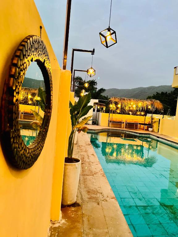 Bazén v ubytování Heaven hills resort Pushkar nebo v jeho okolí
