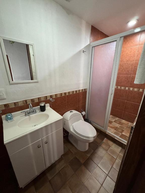 Koupelna v ubytování Hotel Queretaro