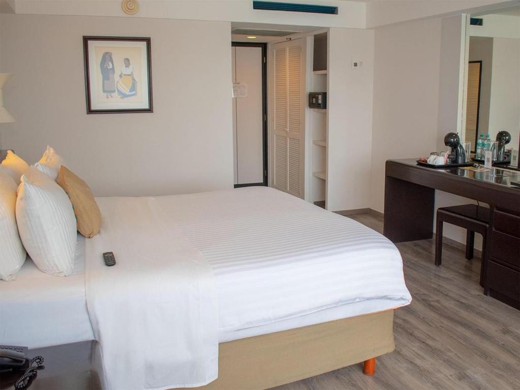 Grand Cantalagua Hotel Morelia, BW Signature Collection - Standard Zimmer Mit Kingsize-Bett – Nichtraucher