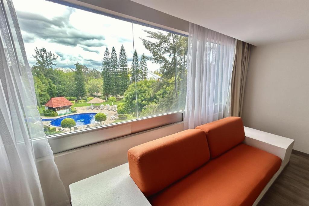 Grand Cantalagua Hotel Morelia, BW Signature Collection - Junior King Suite With Sofa Bed - Non-Smoking