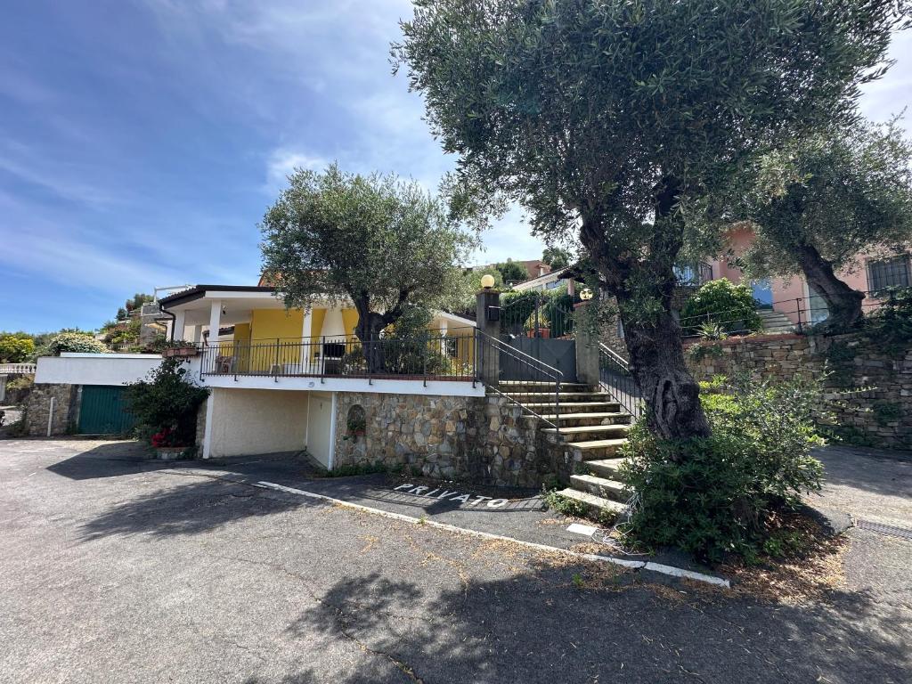 The building in which the holiday home is located