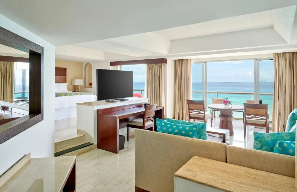 Infinite Ocean Front Two Bedroom Master Suite
