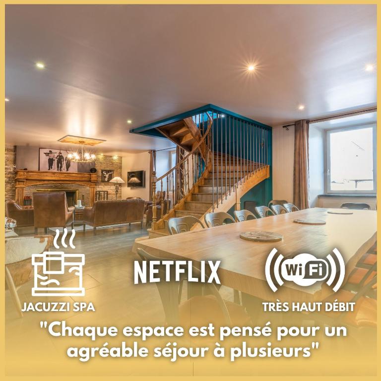 un hall avec un escalier en colimaçon dans l'établissement KasaLilou, Grand Gîte de prestige St Lary, à Vignec