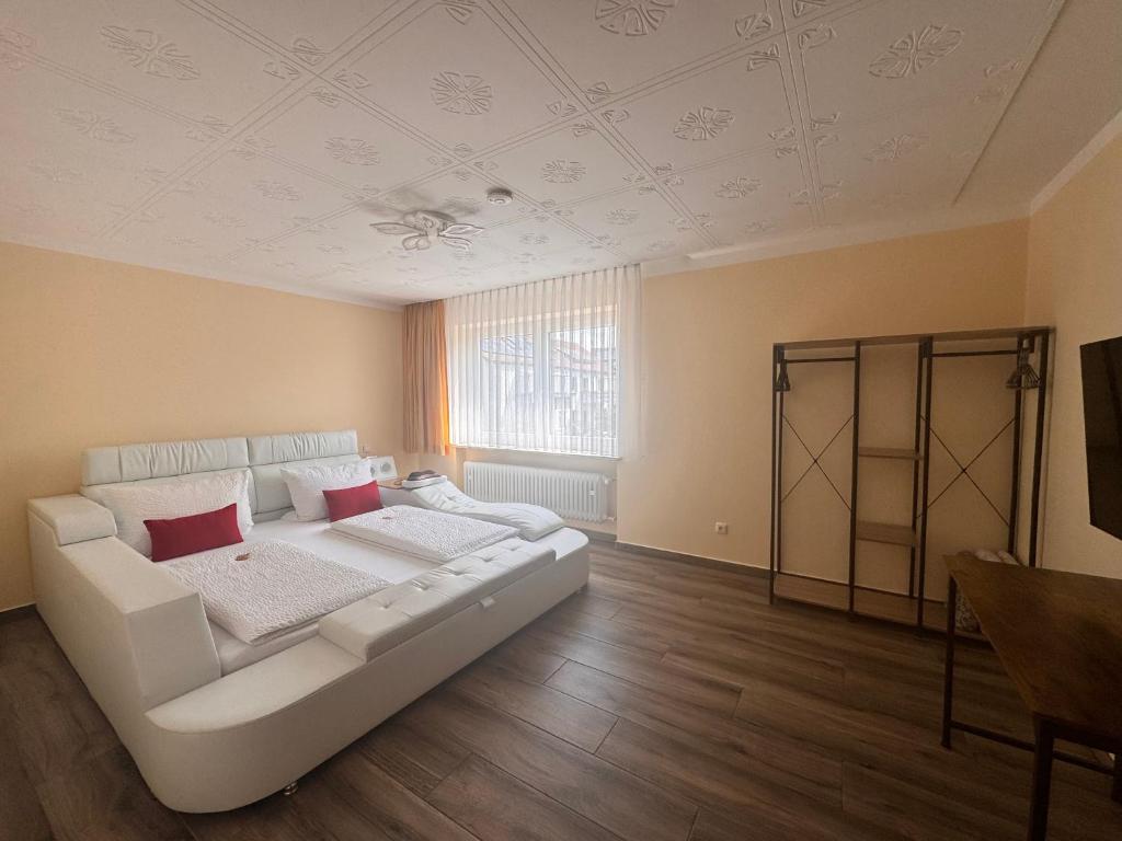Pension Hubertus - Apartment With Balcony