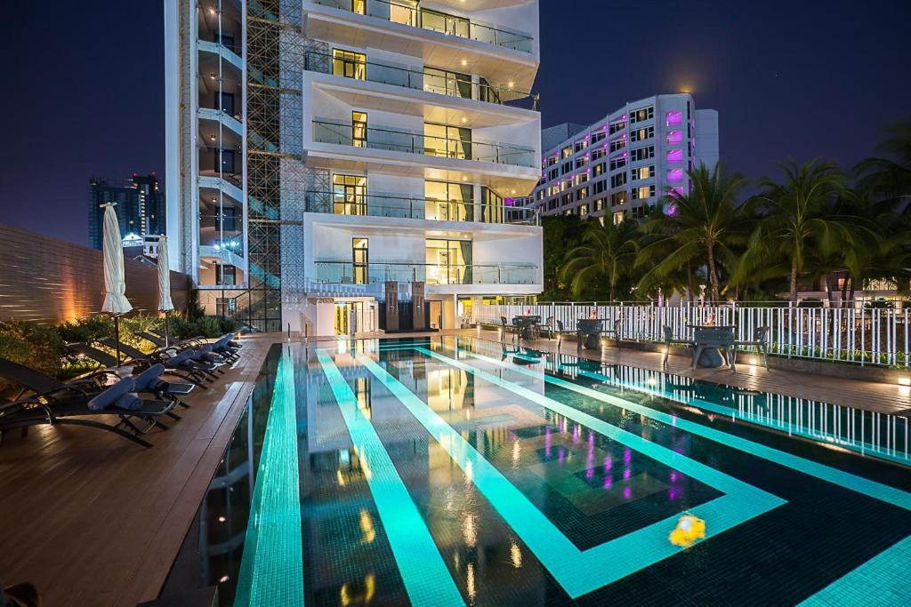 Bazén v ubytování Mera Mare Pattaya nebo v jeho okolí