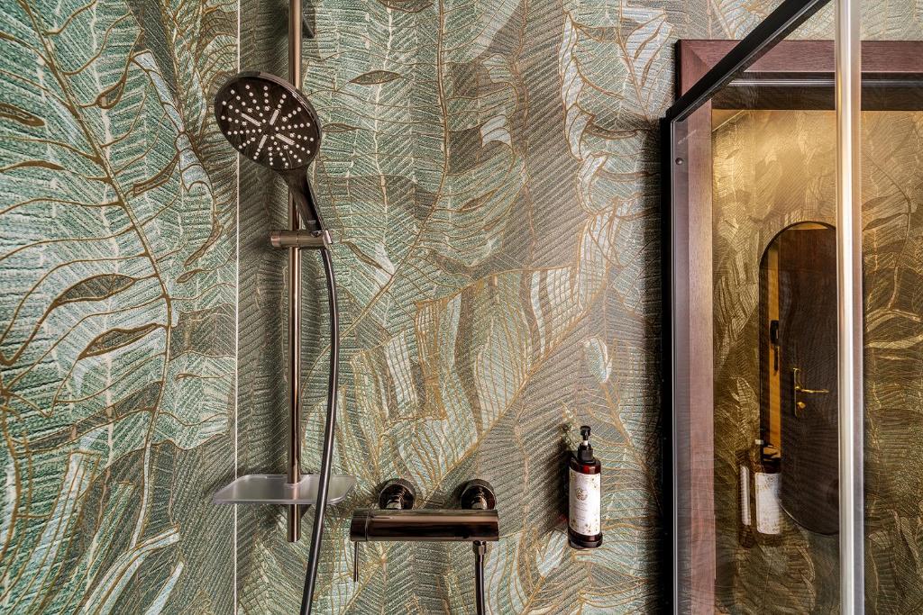 Koupelna v ubytování Hotel Bílý jednorožec