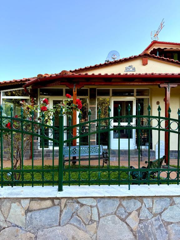 Balkón nebo terasa v ubytování THEOHARIS SUMMERHOUSE