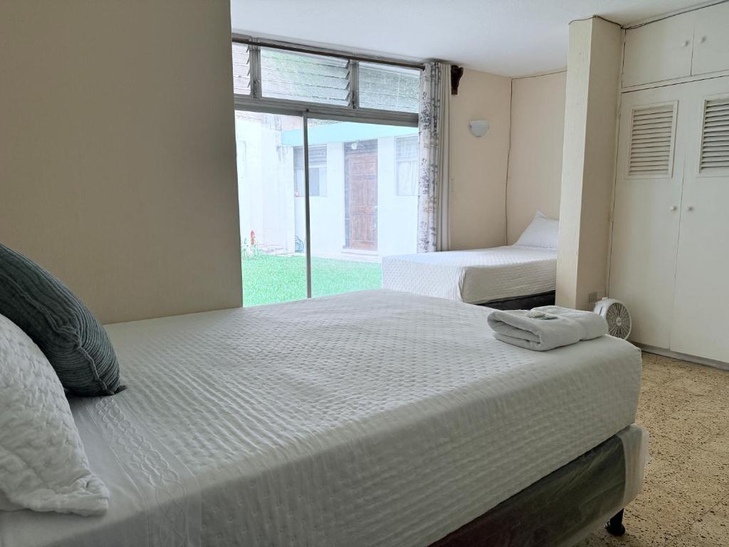 Casa Quetzal - Double Room With Private Bathroom