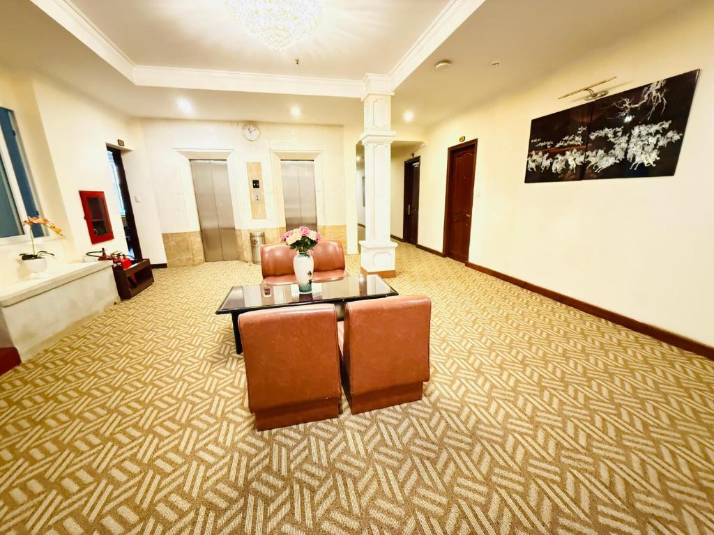 Posezení v ubytování Huong Sen Hotel