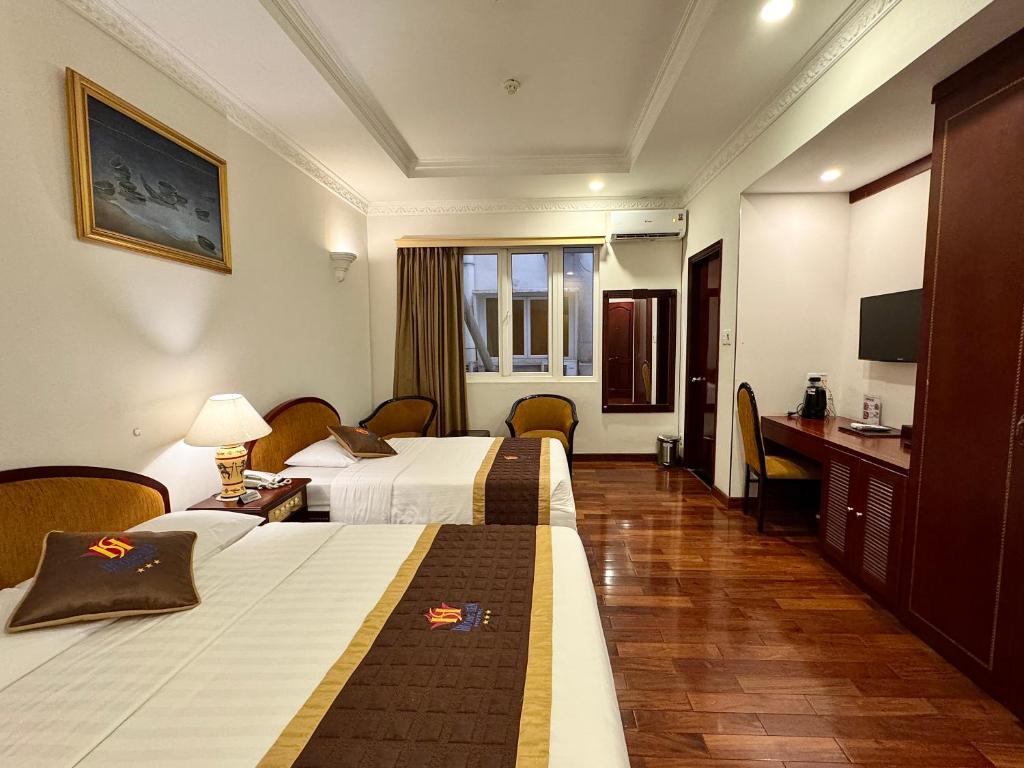 TV a/nebo společenská místnost v ubytování Huong Sen Hotel