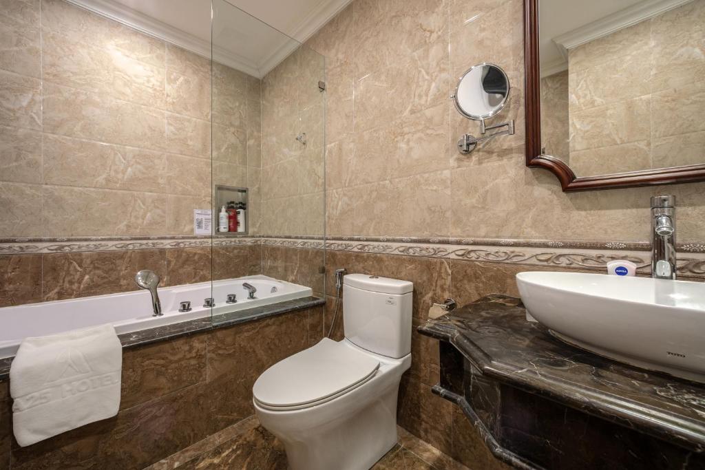 Koupelna v ubytování A25 Hotel - 18 Nguyễn Hy Quang