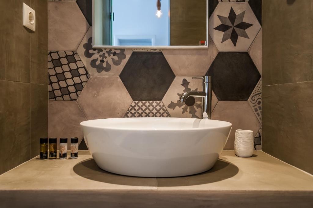 Koupelna v ubytování Vilos Suites