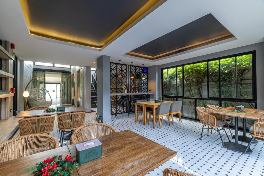 Antiya Hotel Phuket - Resim 28