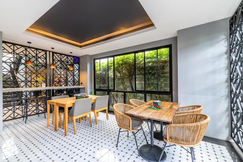 Antiya Hotel Phuket - Resim 27