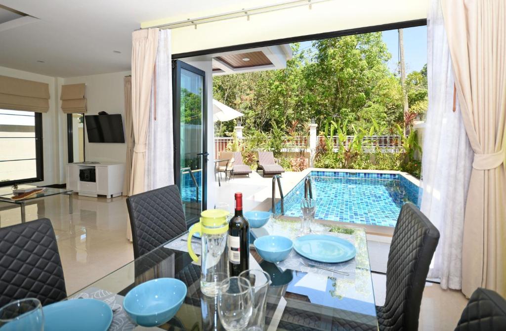 Fotografie z fotogalerie ubytování Baan Ping Tara Tropical Private Pool Villa v destinaci pláž