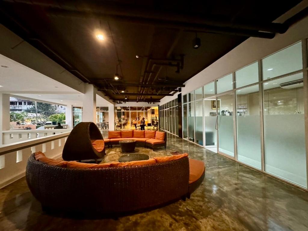 Crown Pattaya Beach Hotel - Resim 9