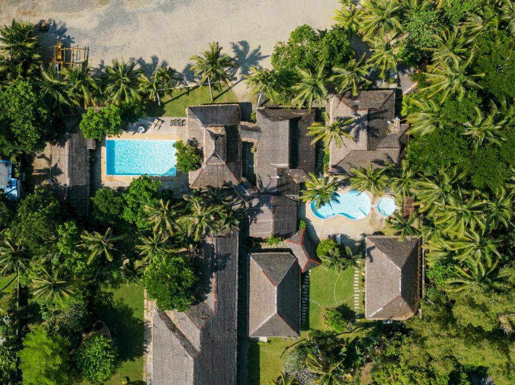 Bazén v ubytování Nabulao Beach Resort nebo v jeho okolí