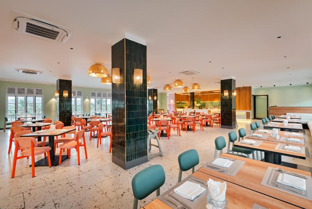 Restaurace v ubytování Tuan Chau Resort Ha Long