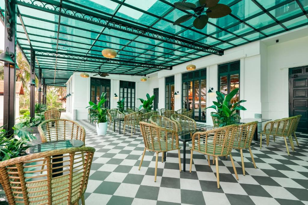 Restaurace v ubytování Tuan Chau Resort Ha Long