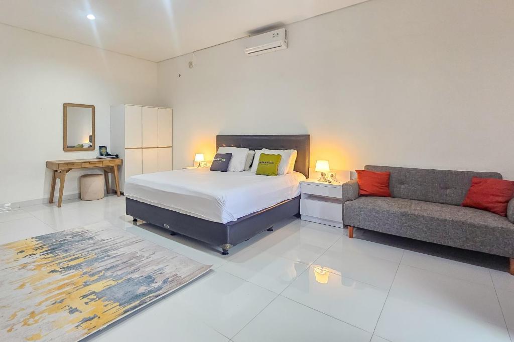 Urbanview Villa Balong BHO Syariah Bandung - Suite