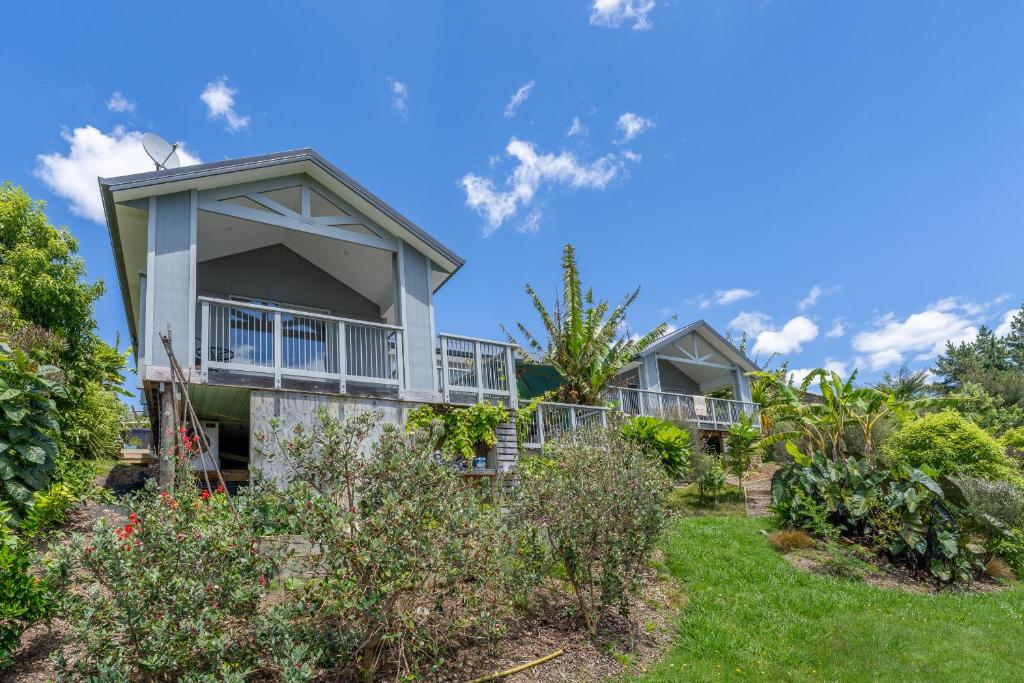 Banana Bungalow Studio