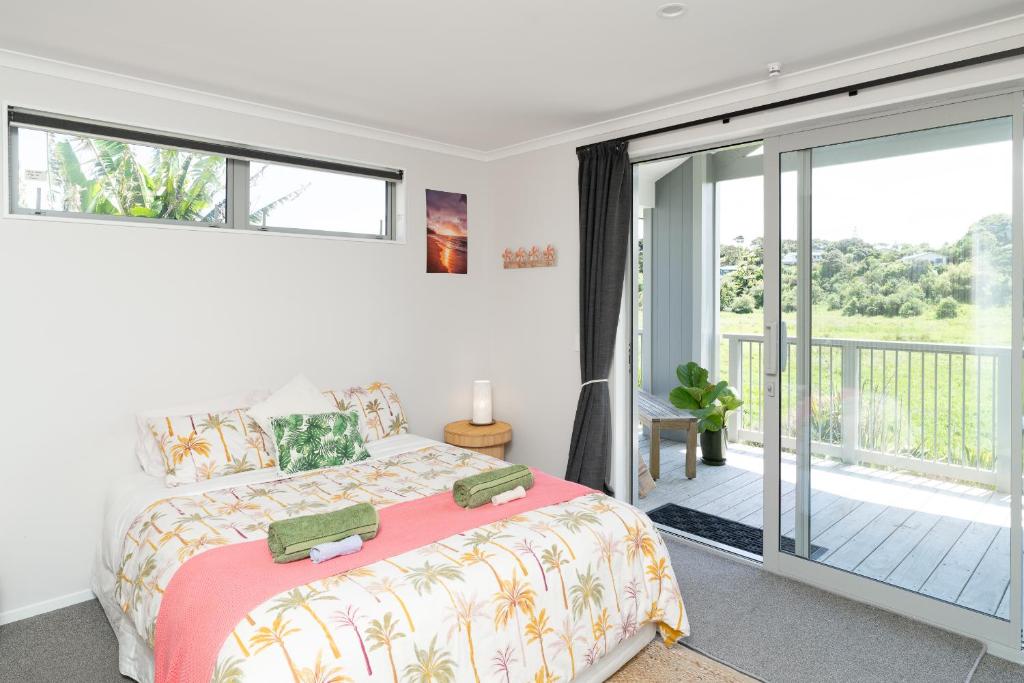 Banana Bungalow Studio - Resim 1