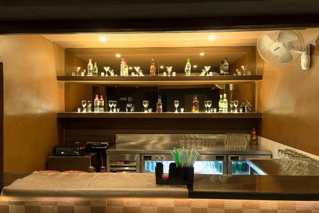 Lounge nebo bar v ubytování Treebo Premium Grand Emerald