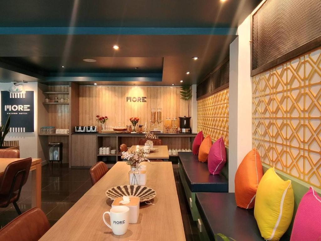لابی و فضای عمومی MORE Patong Hotel - تصویر ۵