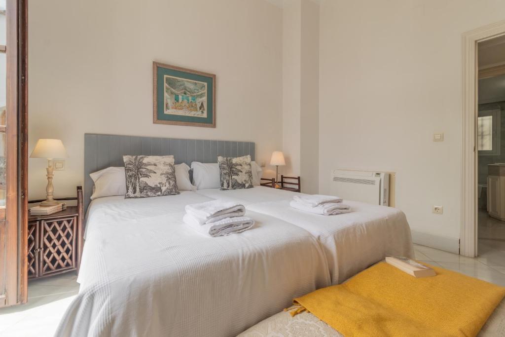 A bed or beds in a room at Cordoba COol Vailima