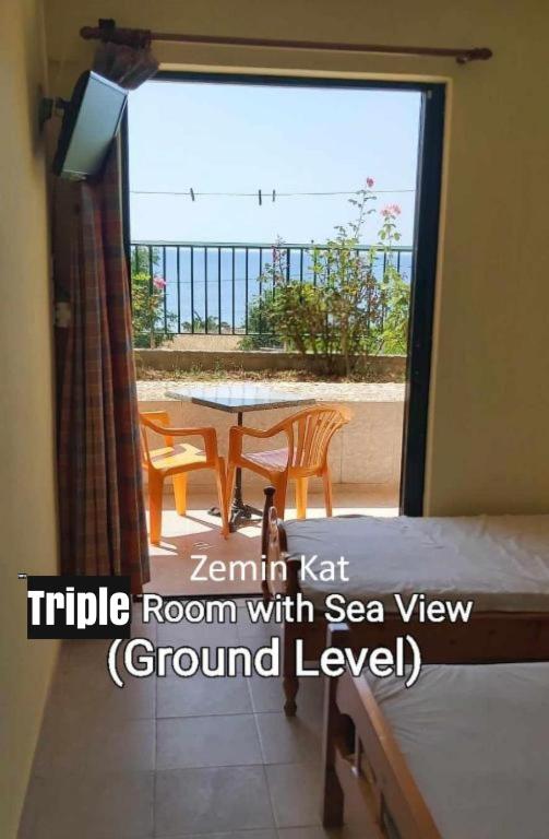 STROUBIS STUDIOS 2 - 13