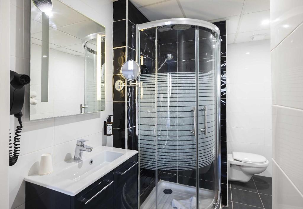 Koupelna v ubytování B&B HOTEL Perpignan Centre