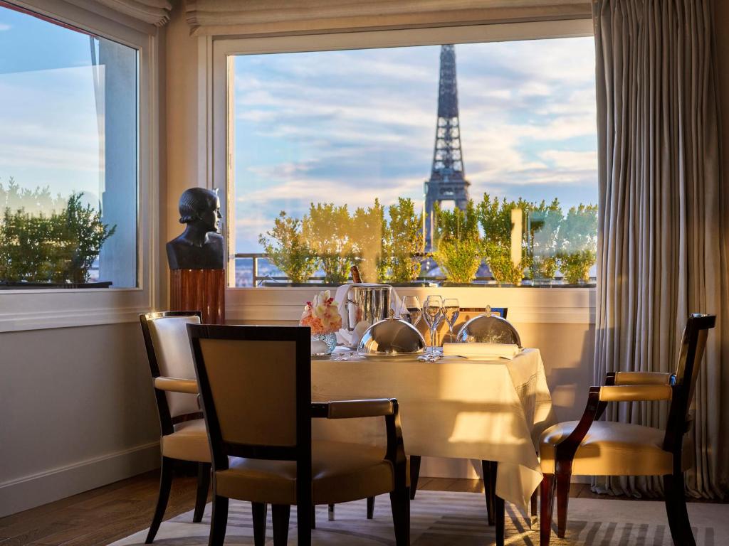 Fotografie z fotogalerie ubytování Hôtel Plaza Athénée - Dorchester Collection v Paříži
