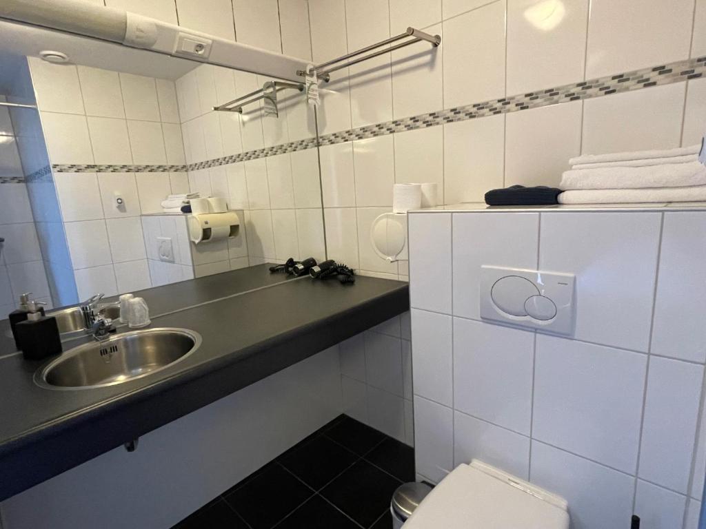 Vannituba majutusasutuses Hotel DeWaag Makkum