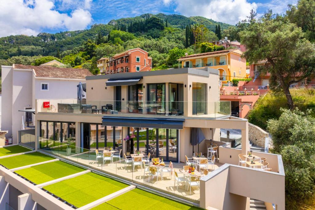 Nespecifikovaný výhled na hory nebo výhled na hory při pohledu z hotelu