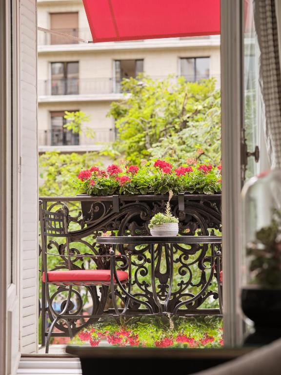 Hôtel Plaza Athénée - Dorchester Collection - Resim 44