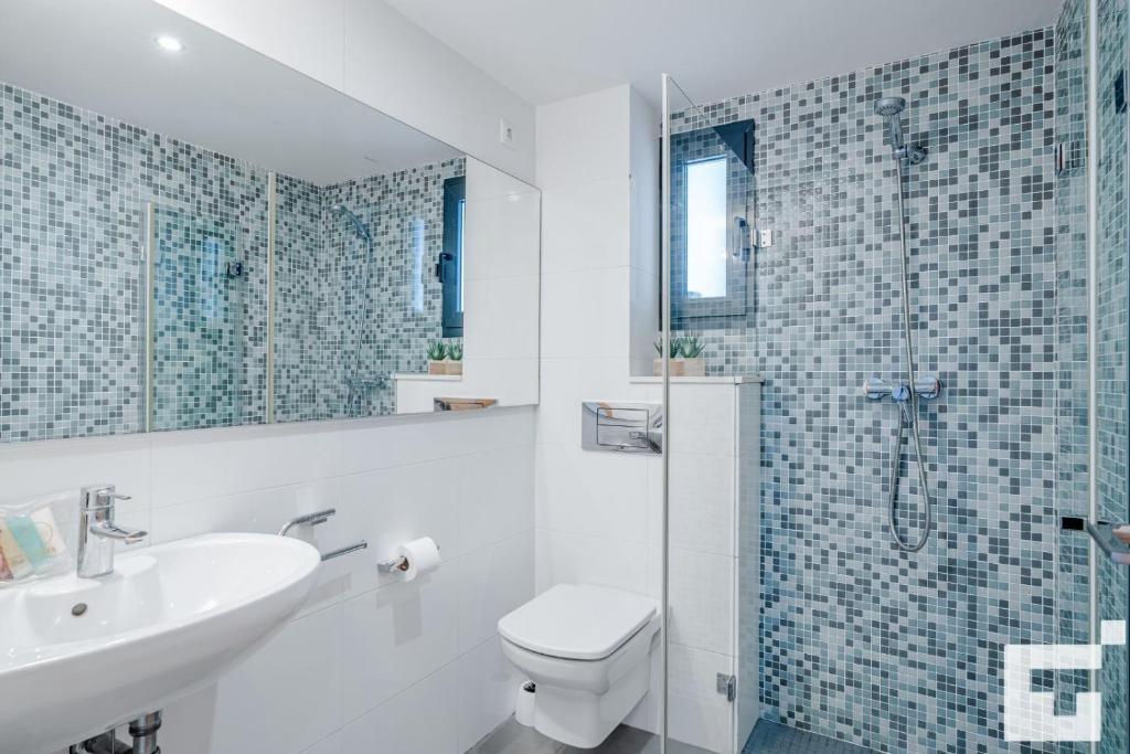 Koupelna v ubytování Apartamento Bernia al Mar 8B - Grupo Turis