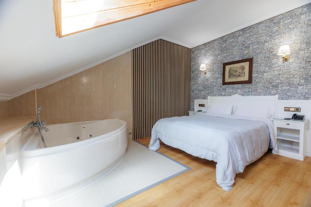 Hotel Ciudad Cangas de Onis - 16