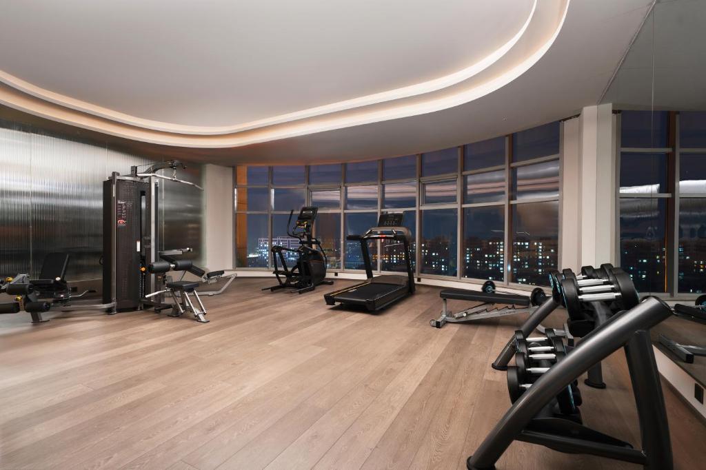 Fitness centrum a/nebo fitness zařízení v ubytování Ronghuitong SSAW Hotel
