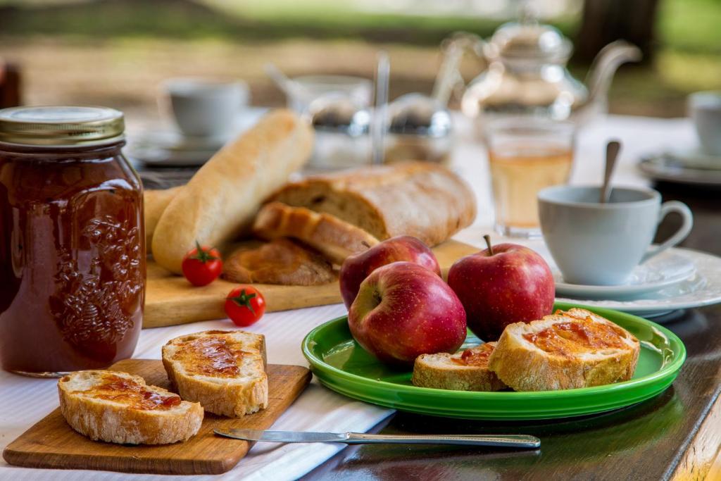 Jedlo v ubytovaní bed & breakfast alebo blízkom okolí